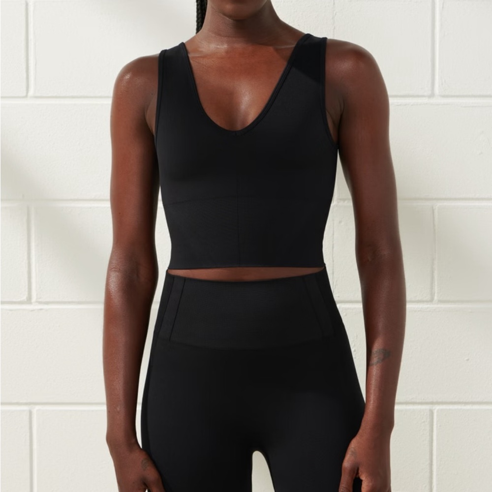 Abercrombie Women's YPB seamlessCORE V-Neck Slim Tank